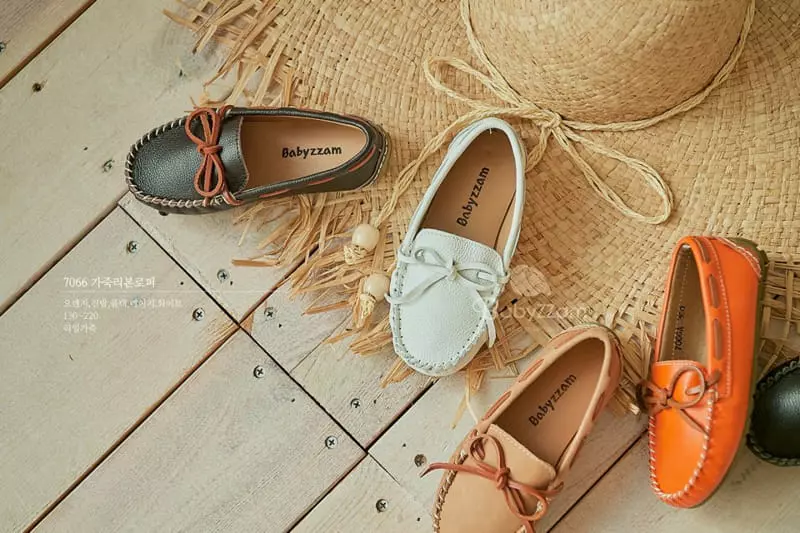 Babyzzam - Korean Children Fashion - #kidsshorts - 7066 Leather RIbbon Loafer