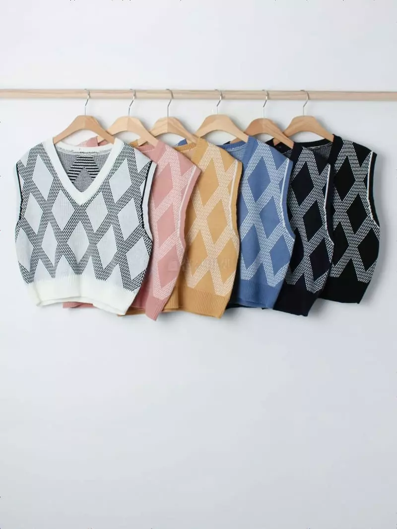 Chemi - Korean Women Fashion - #momslook - A V Vest - 6