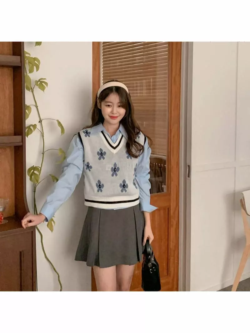 Chemi - Korean Women Fashion - #restrostyle - Flower Vest - 6
