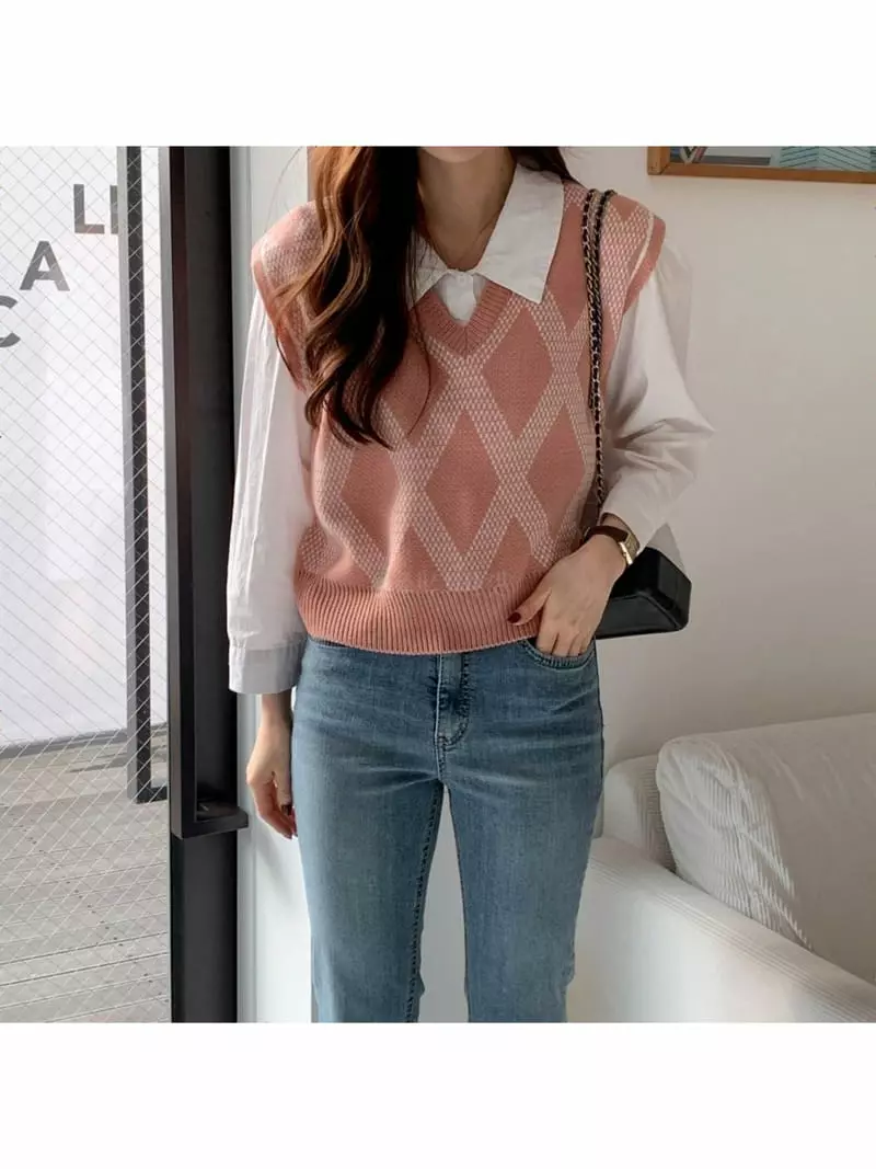 Chemi - Korean Women Fashion - #shopsmall - A V Vest - 4