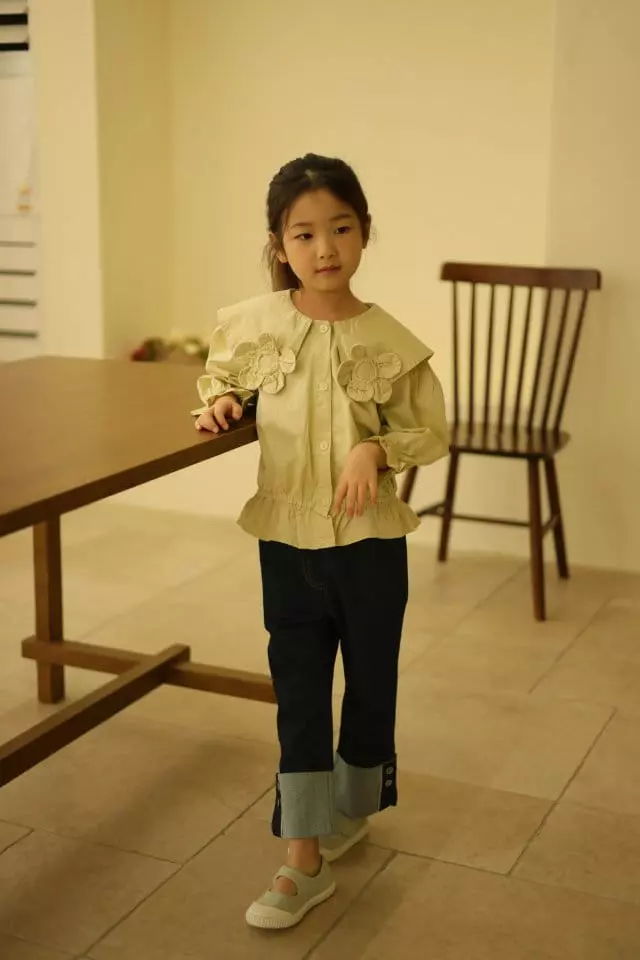 Isis - Korean Children Fashion - #prettylittlegirls - Flower Blouse - 3