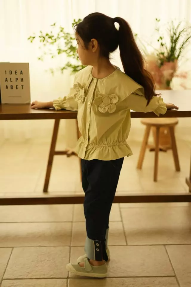 Isis - Korean Children Fashion - #stylishchildhood - Flower Blouse - 6