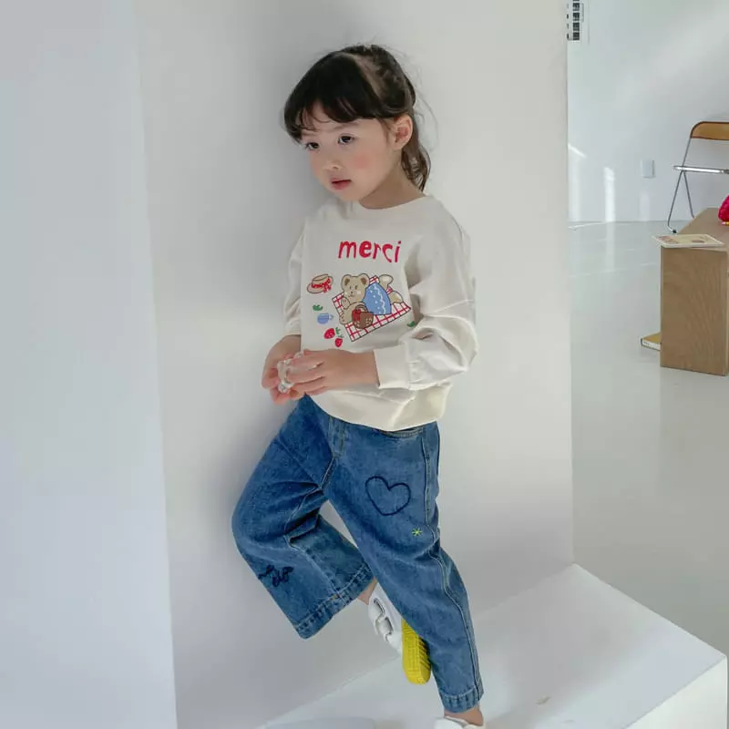 Momo Ann - Korean Children Fashion - #prettylittlegirls - Heart Embroidery Jeans - 4