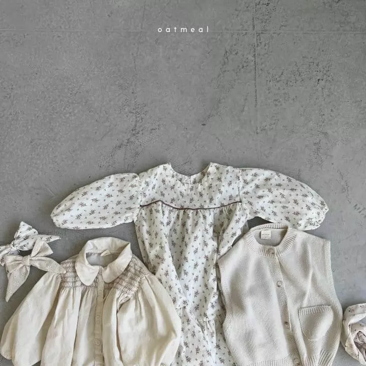 Oatmeal - Korean Children Fashion - #stylishchildhood - Dana Smocked Blouse - 3