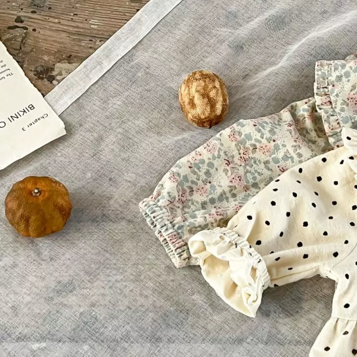 Reve Kid - Korean Baby Fashion - #babyclothing - Bebe Round Frill Bodysuit - 4