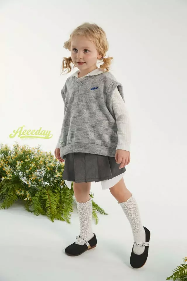 Aeeeday - Korean Children Fashion - #childofig - Chess Knit Vest - 4