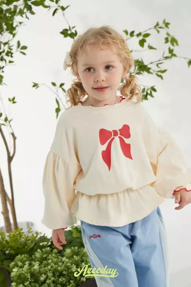 Aeeeday - Korean Children Fashion - #fashionkids - Ribbon Banding Sweatshirt - 3