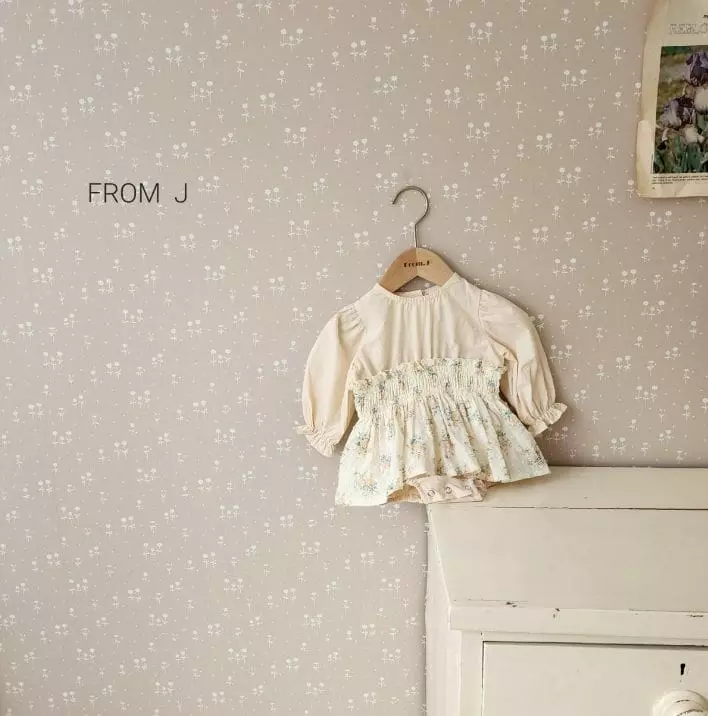 From J - Korean Baby Fashion - #babylifestyle - Amily Smocked Bodysuit - 7