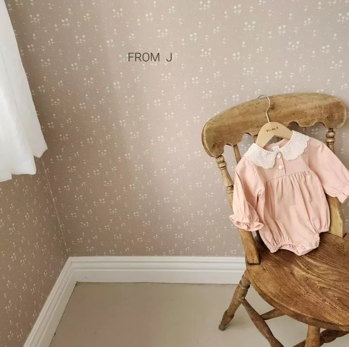 From J - Korean Baby Fashion - #onlinebabyboutique - Lace Collar Bodysuit