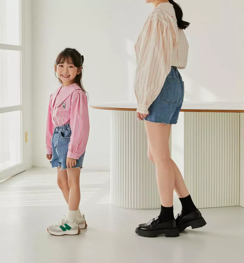 Ggomare - Korean Children Fashion - #Kfashion4kids - Fox Collar Blouse with Mom