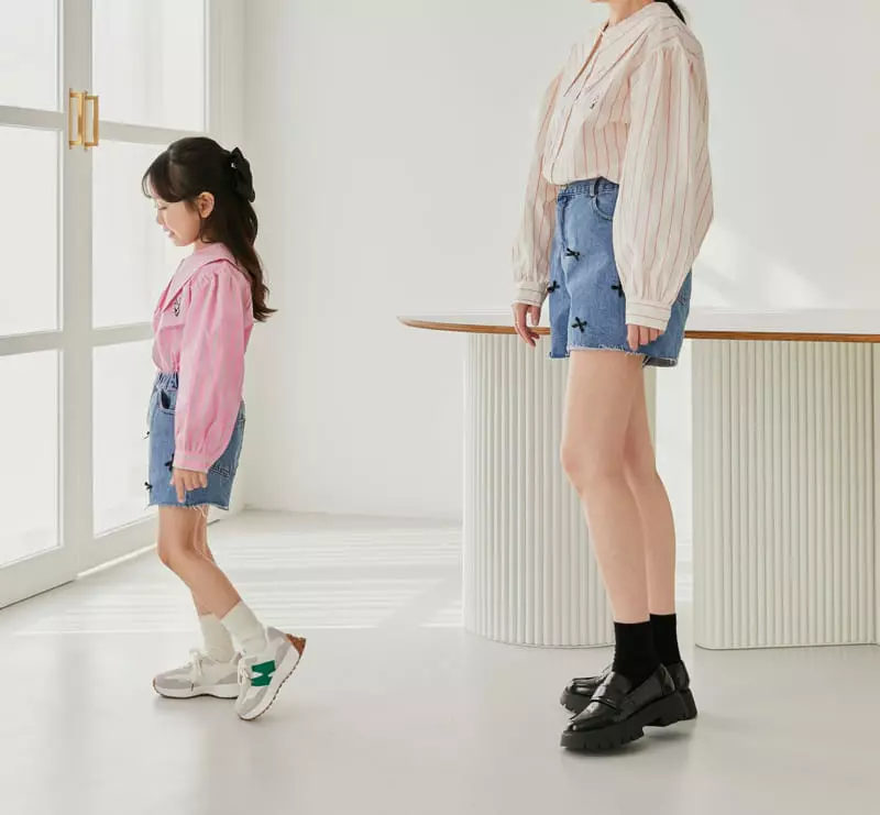 Ggomare - Korean Children Fashion - #prettylittlegirls - Fox Collar Blouse with Mom - 5