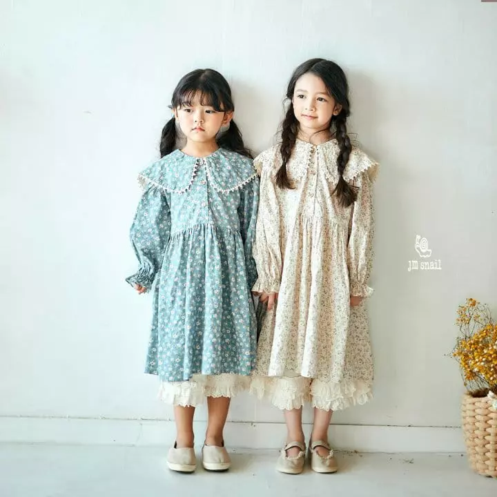JM Snail - Korean Children Fashion - #kidsstore - Hei Small Small Flower Collar One-piece