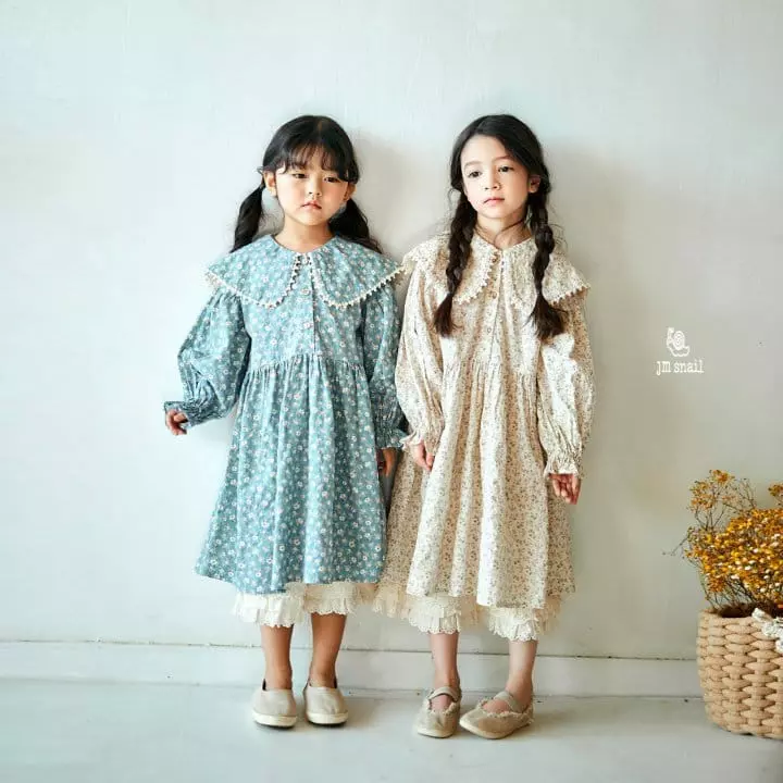 JM Snail - Korean Children Fashion - #kidzfashiontrend - Hei Small Small Flower Collar One-piece - 2