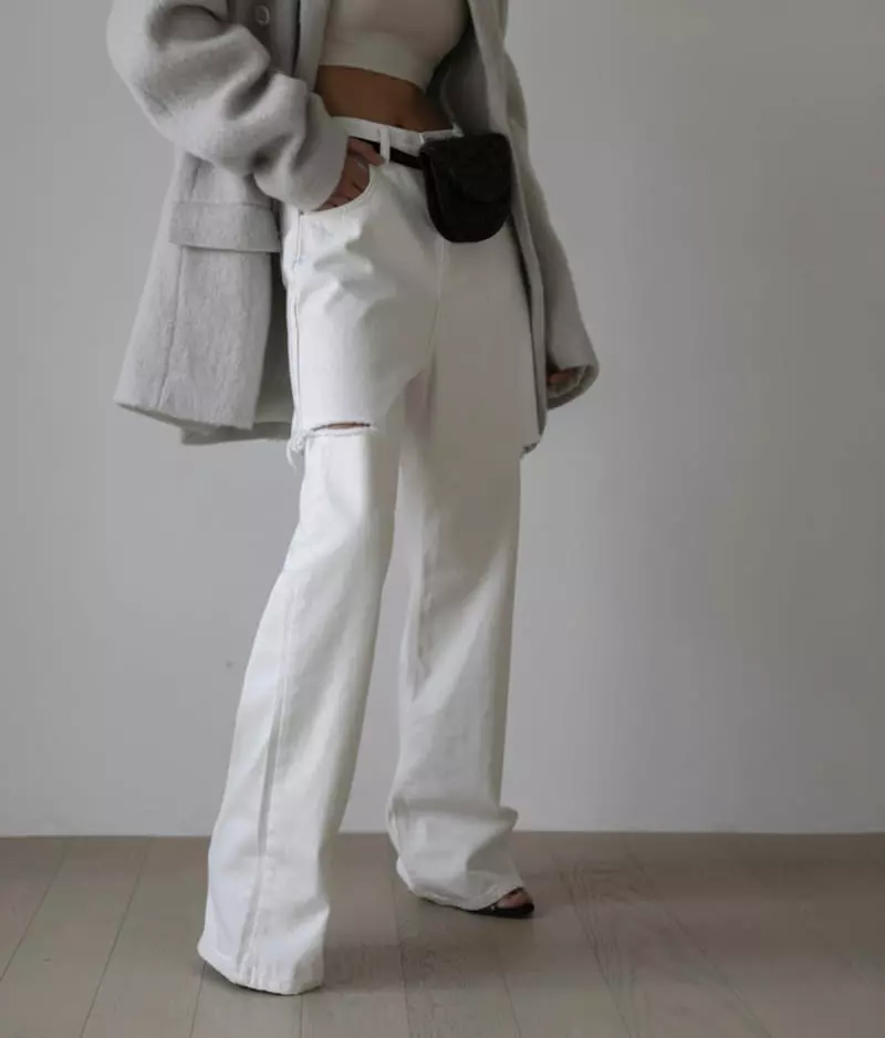 Paper Moon - Korean Women Fashion - #womensfashion - Cut Out Jeans - 3