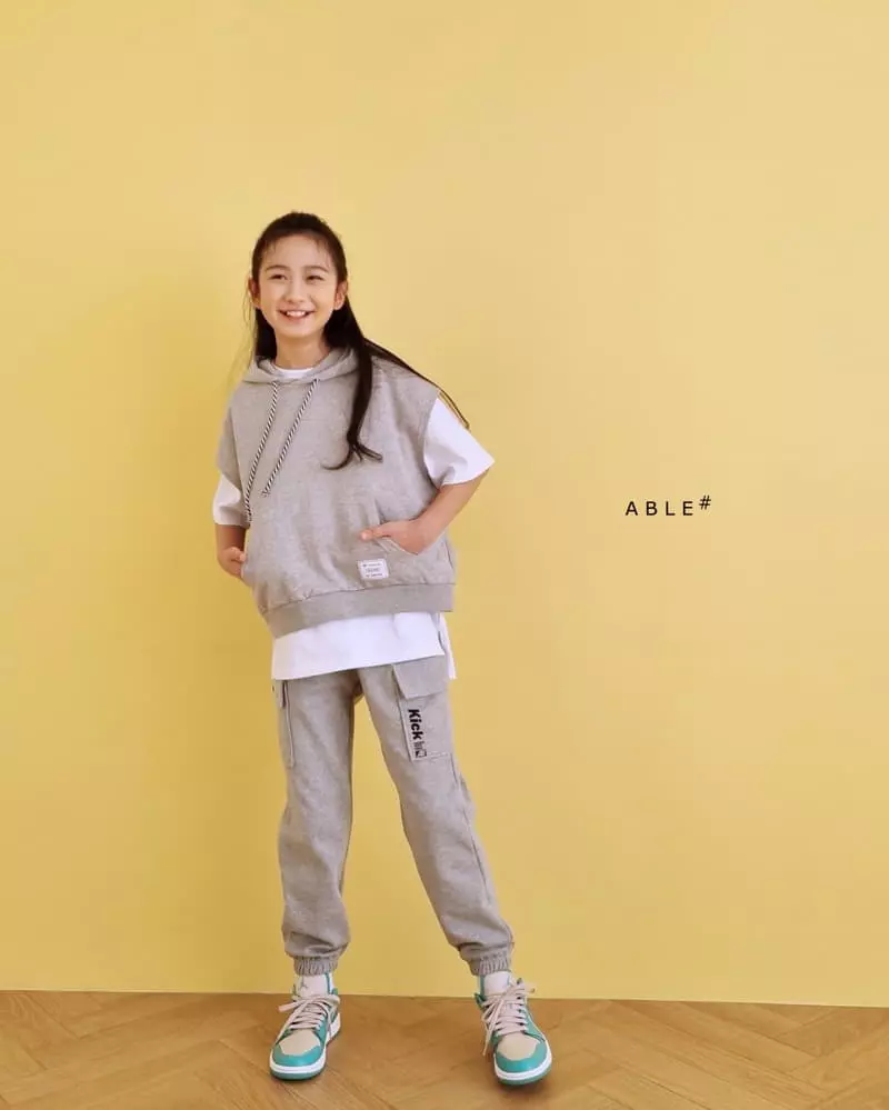 Able - Korean Children Fashion - #childofig - Label Crop Hoody Vest - 4