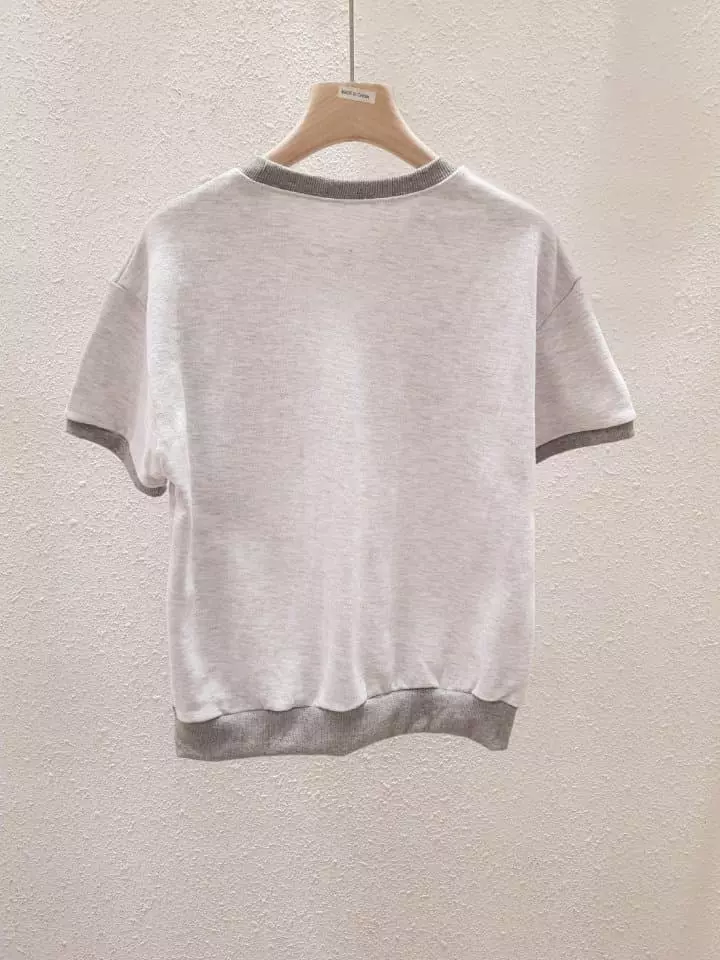 Another Plan - Korean Women Fashion - #momslook - Color Lip Short Sleeves Sweatshirt - 5