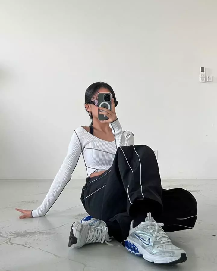 Atpz - Korean Women Fashion - #momslook - Stitch Crop Tee