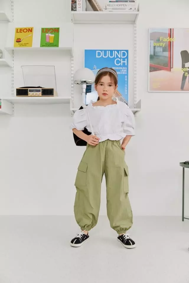 Dore Dore - Korean Children Fashion - #Kfashion4kids - Square Frill Blouse - 8