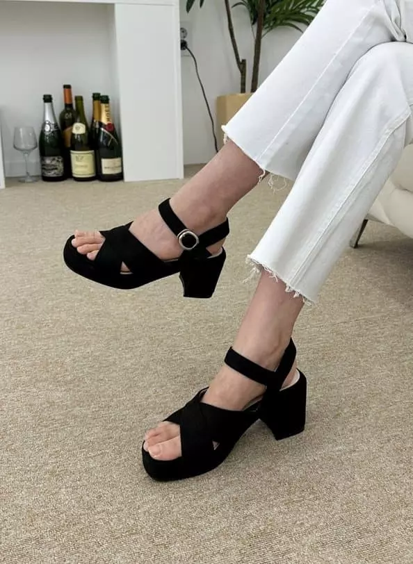 Golden Shoe - Korean Women Fashion - #vintageinspired - bl8102 Sandals - 5