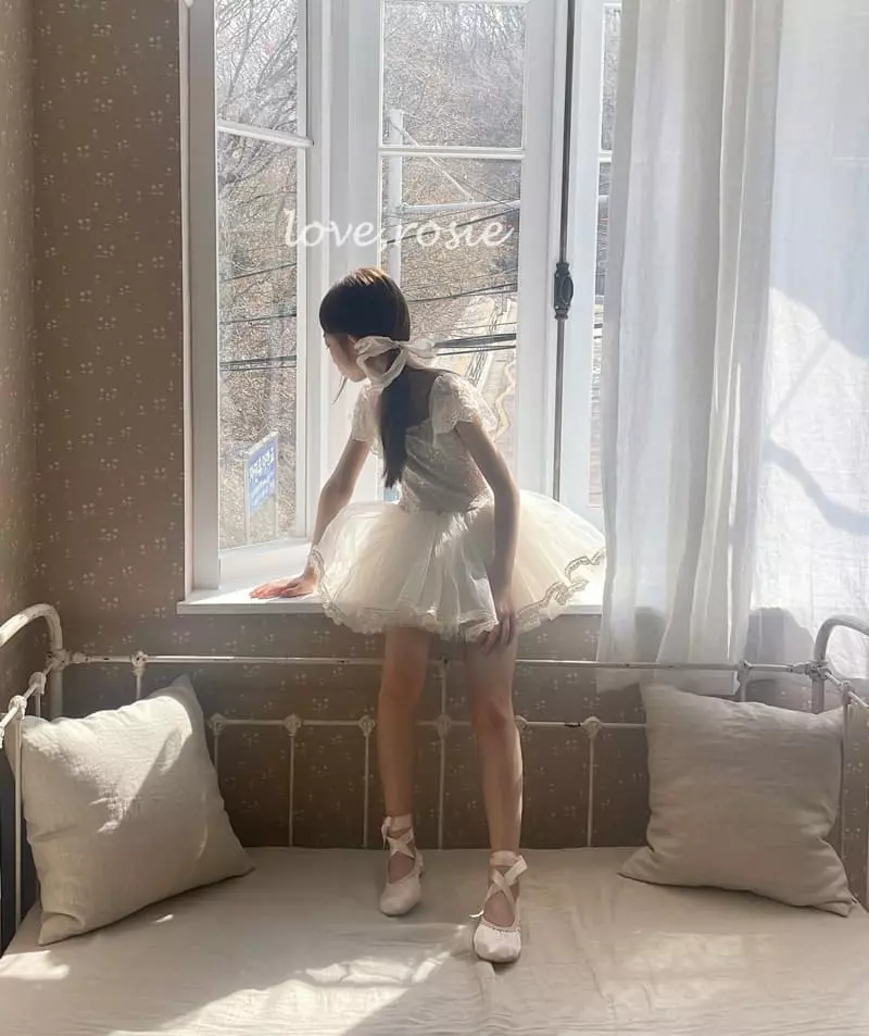 Love Rosie - Korean Children Fashion - #stylishchildhood - Swan Vintage Lace Beret Wear - 4