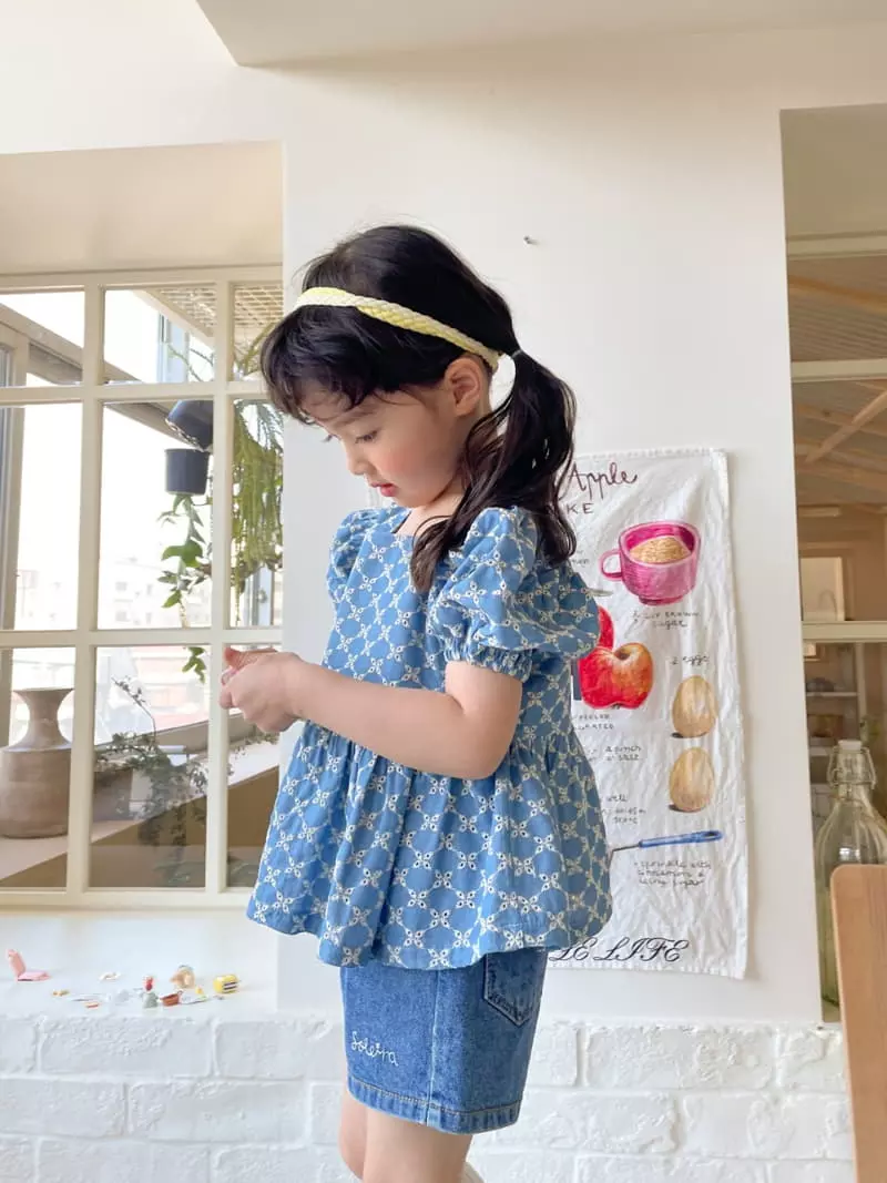 Momo Ann - Korean Children Fashion - #minifashionista - Ribbon Blouse