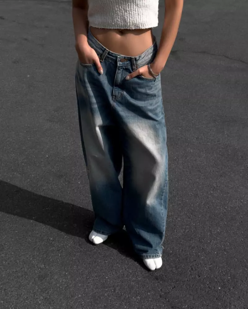 Paper Moon - Korean Women Fashion - #vintageinspired - Vintage Blue Distressed Damage Wash Wide Leg Jeans - 5