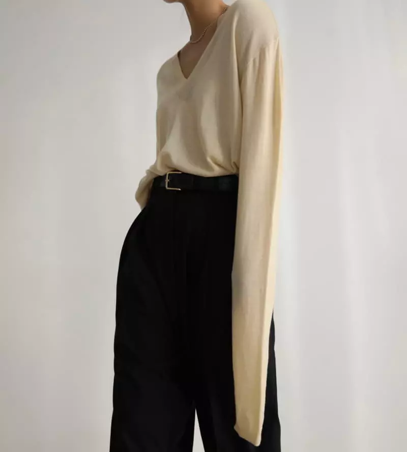 Paper Moon - Korean Women Fashion - #womensfashion - Wool Silk Deep V Neck Long Sleeved Knit Tee - 2