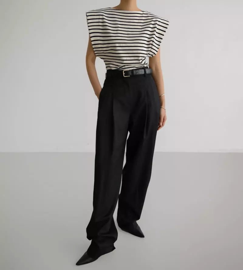 Paper Moon - Korean Women Fashion - #womensfashion - boatneck squared shoulder sleeveless top - 11
