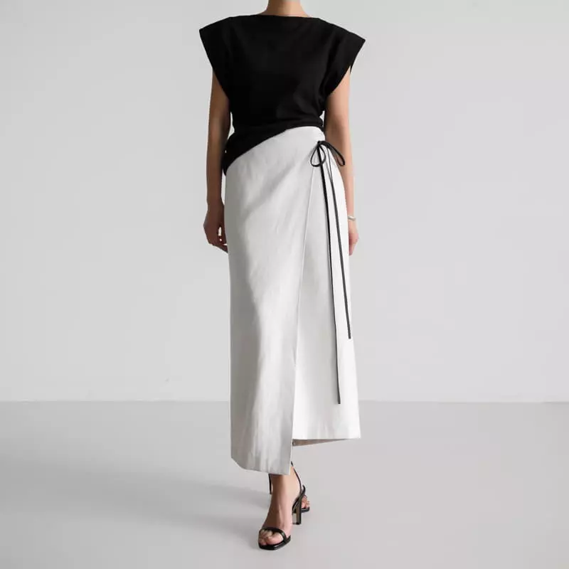 Paper Moon - Korean Women Fashion - #womensfashion - boatneck squared shoulder sleeveless top - 9