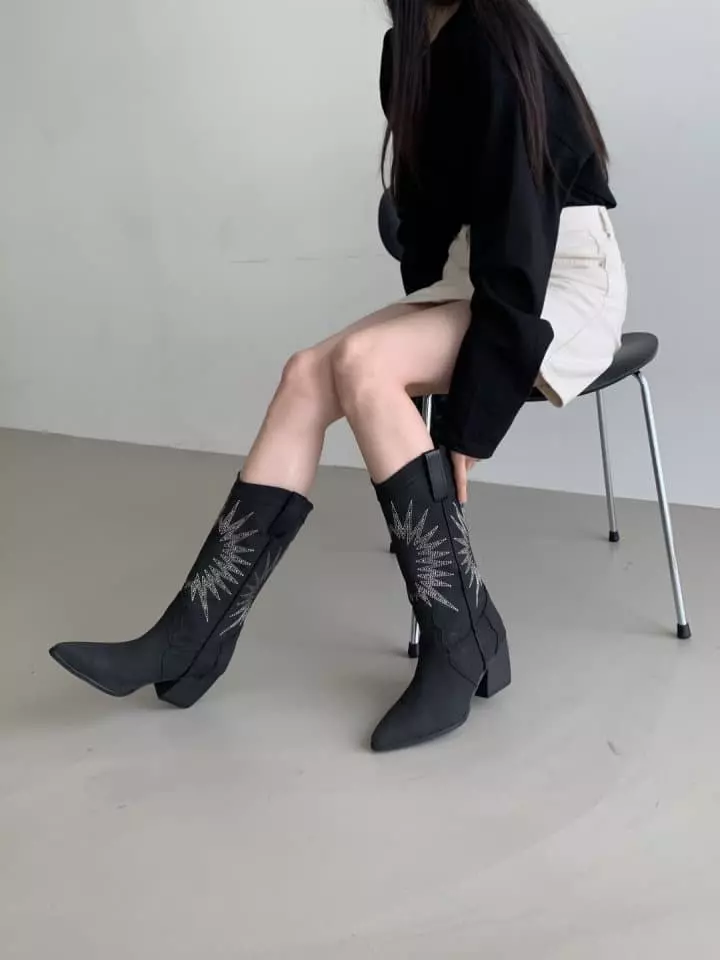 The Muse - Korean Women Fashion - #momslook - 1045 High Embroidery Western Middle Boots - 6