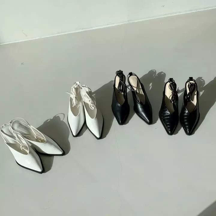The Muse - Korean Women Fashion - #momslook - 1023 V Line Mule - 12
