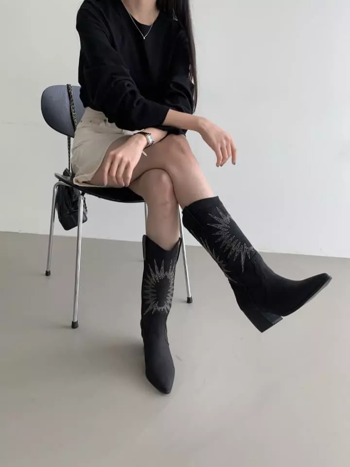 The Muse - Korean Women Fashion - #womensfashion - 1045 High Embroidery Western Middle Boots - 7