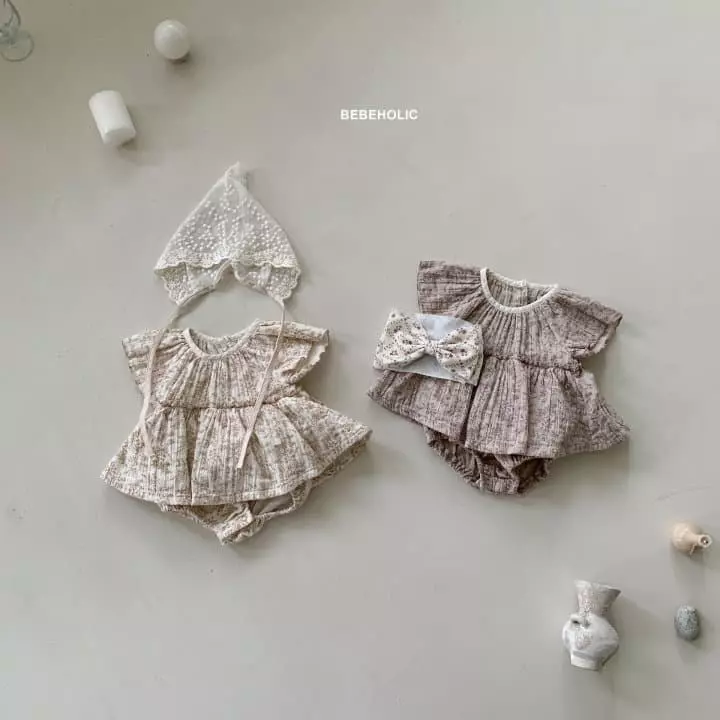 Bebe Holic - Korean Baby Fashion - #babyootd - Small Flower Bodysuit