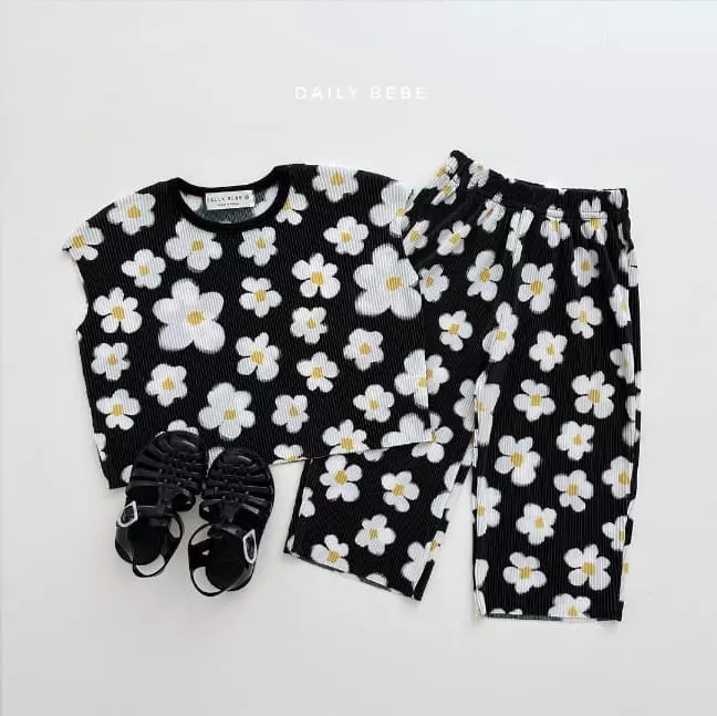 Daily Bebe - Korean Children Fashion - #magicofchildhood - Pattern Pleats Top Bottomn Set - 4