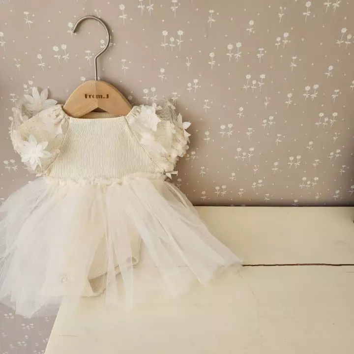 From J - Korean Baby Fashion - #babyboutique - Flower Short Sleeves Shasha Bodysuit - 10