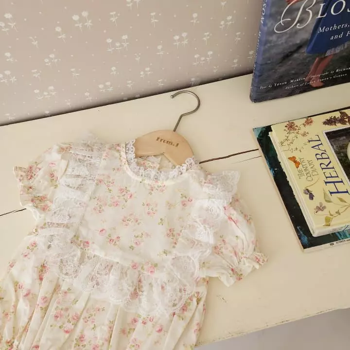 From J - Korean Baby Fashion - #babyboutiqueclothing - Bonjour Lace Bodysuit - 6