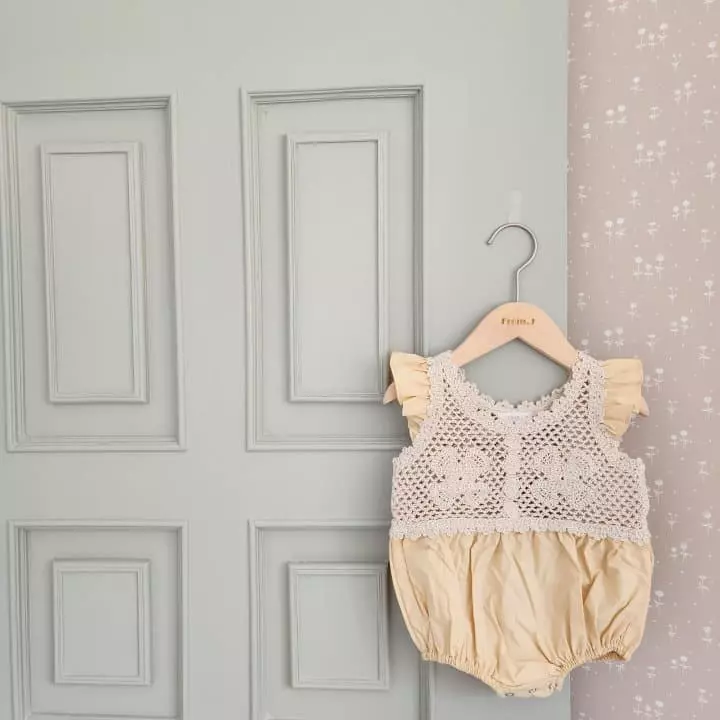 From J - Korean Baby Fashion - #babyfever - Quilting Frill Bodysuit - 8