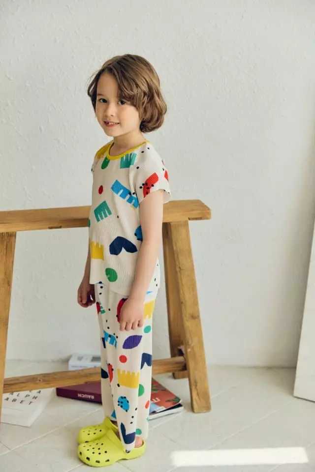 Mimico - Korean Children Fashion - #prettylittlegirls - Day Wrinkle Top Bottom Set - 2