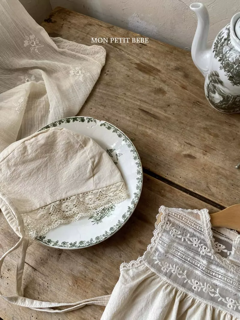 Mon Petit Bebe - Korean Baby Fashion - #babyfashion - Lace Roa Bonnet
