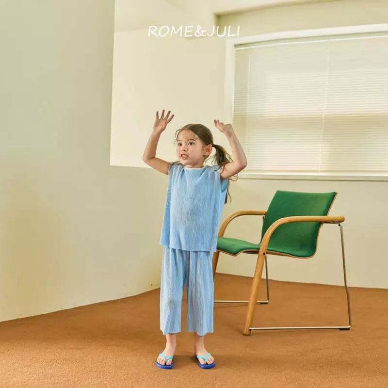 Rome Juli - Korean Children Fashion - #childrensboutique - Creamy Pleats Top Bottom Set - 5