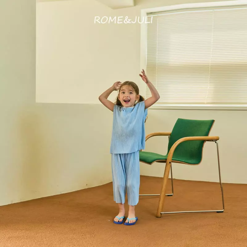 Rome Juli - Korean Children Fashion - #designkidswear - Creamy Pleats Top Bottom Set - 6