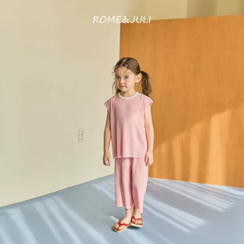 Rome Juli - Korean Children Fashion - #toddlerclothing - Creamy Pleats Top Bottom Set - 2