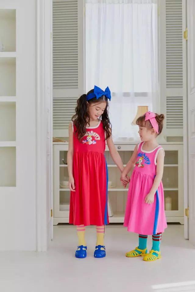 Sera - Korean Children Fashion - #kidsshorts - Strawberry Sleeveless One-piece - 2