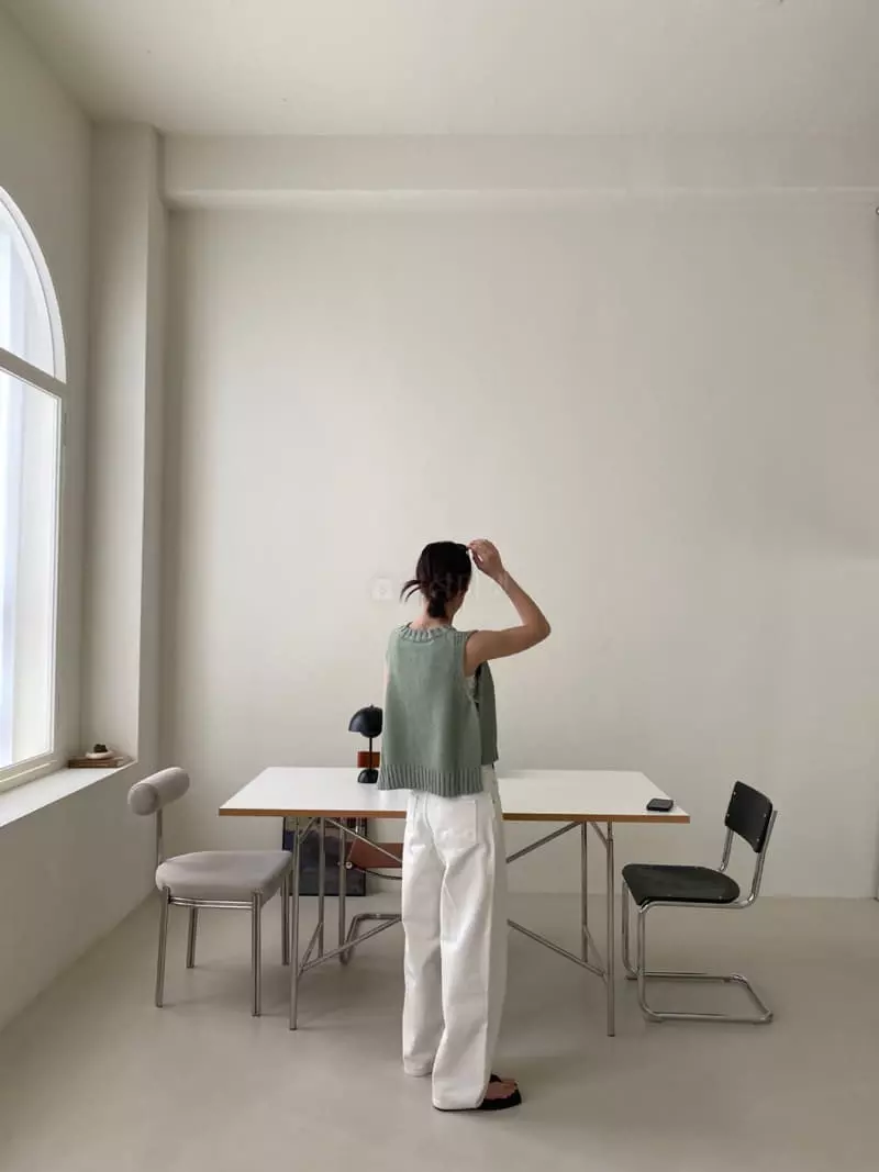 3.Another - Korean Women Fashion - #thatsdarling - V Vest - 7