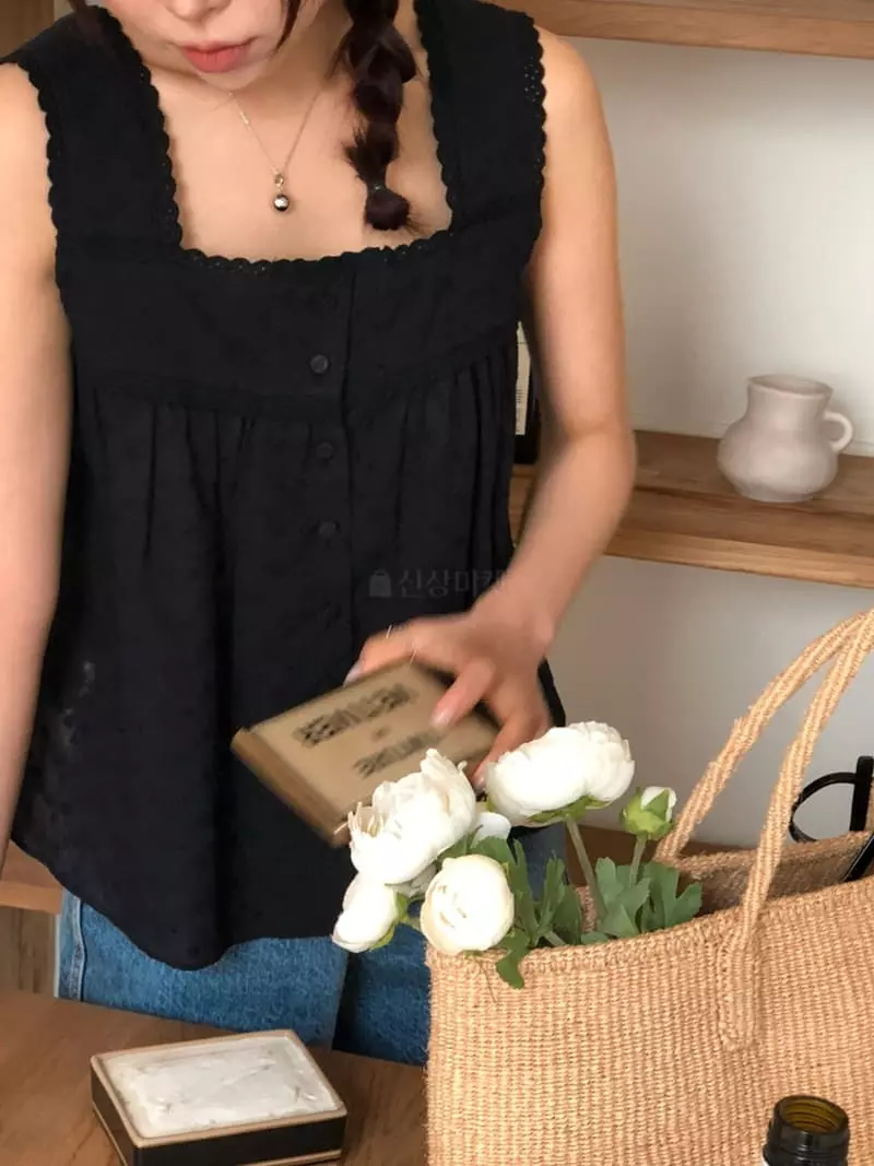 A Want - Korean Women Fashion - #momslook - Solar Lace Sleevelss - 2