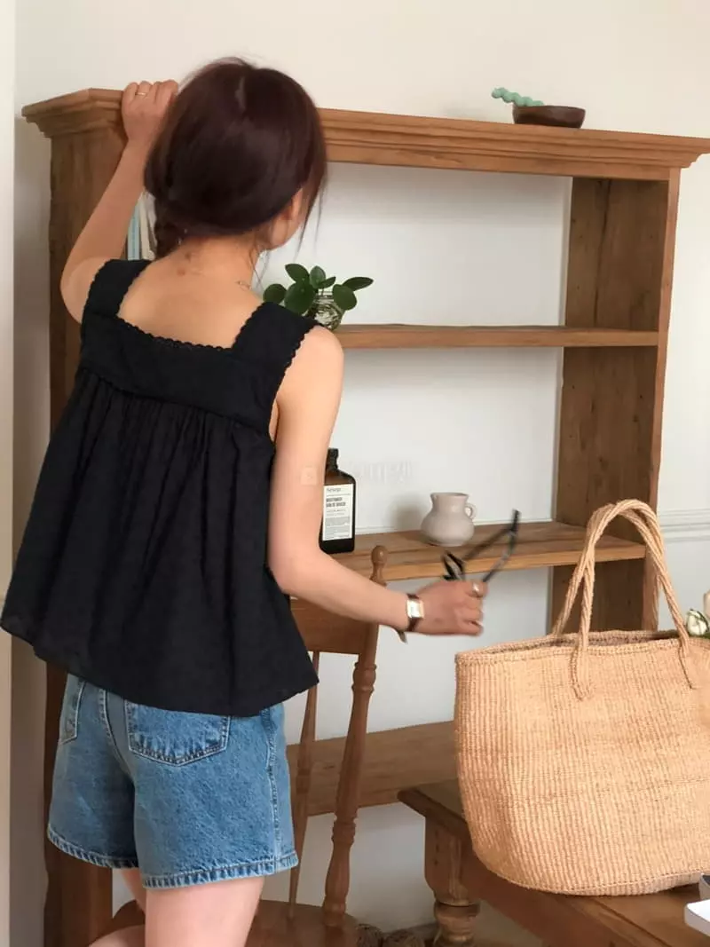 A Want - Korean Women Fashion - #romanticstyle - Solar Lace Sleevelss - 12