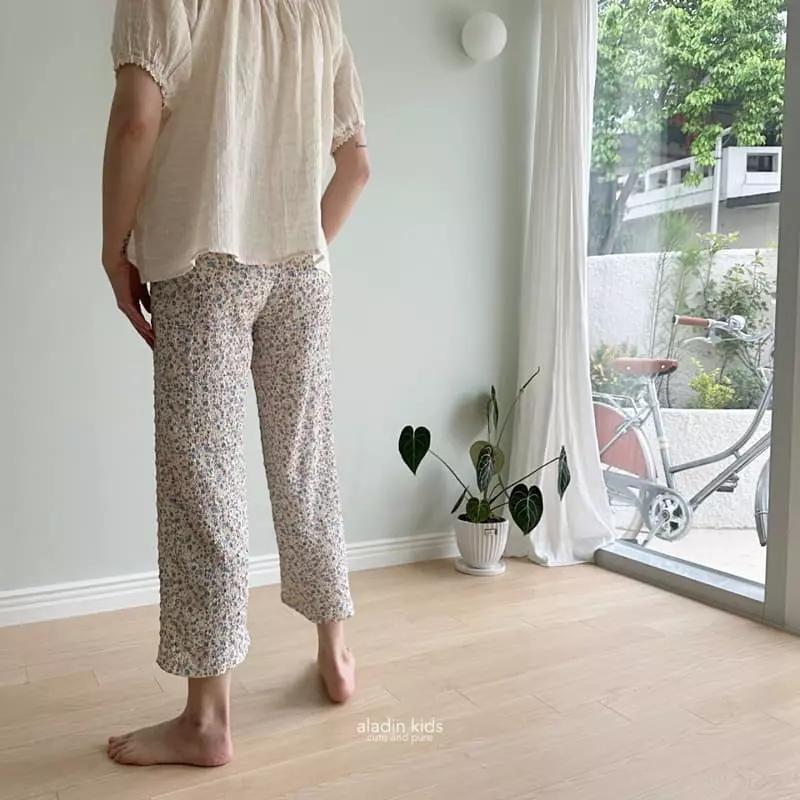 Aladin - Korean Women Fashion - #vintageinspired - Rose Summer Pants Mom - 12