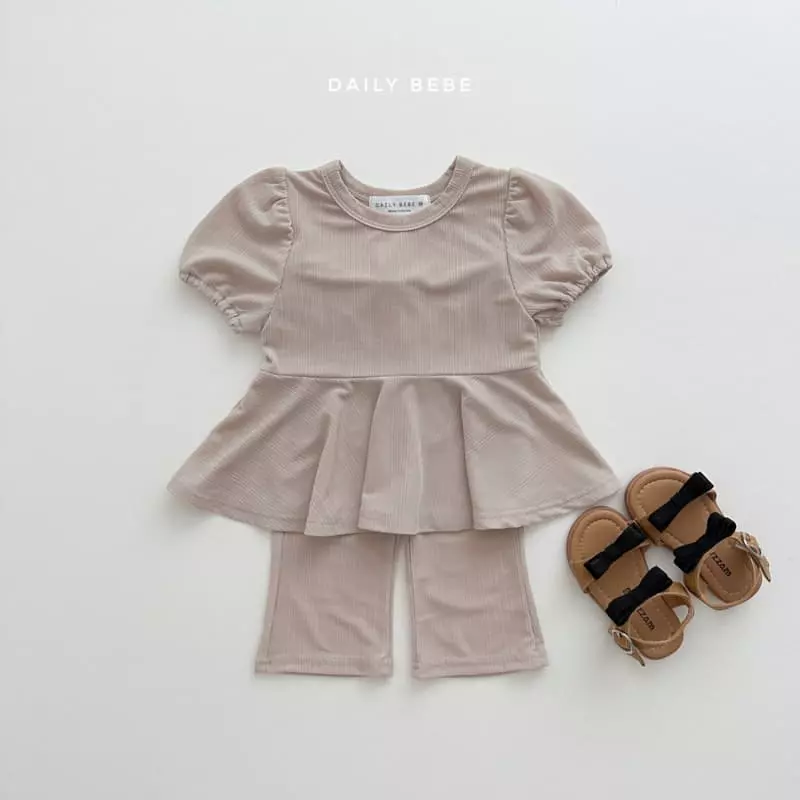 Daily Bebe - Korean Children Fashion - #kidsshorts - Hole Pleats Top Bottom Set - 8