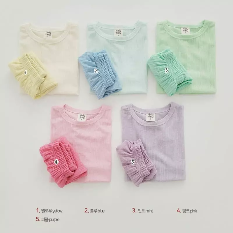Daily Daily - Korean Children Fashion - #prettylittlegirls - Crop Top Bottom Set