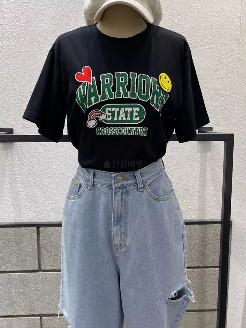 Eve - Korean Women Fashion - #romanticstyle - Logo Patch Tee